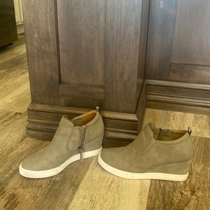 Cute wedge booties!